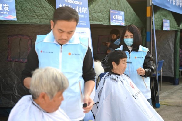 稳赢配资 首都职工“志愿服务大篷车”开进密云区石城镇